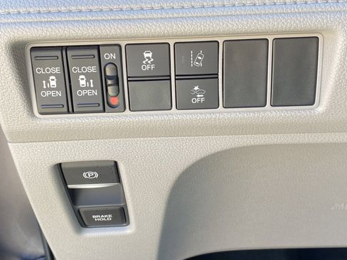 Used 2020 Honda Odyssey EX image 17