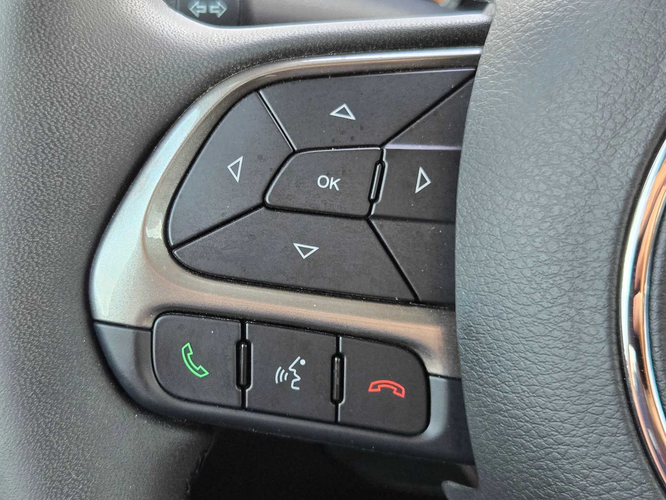 Used 2022 Jeep Renegade Latitude AWD/4WD image 27