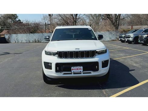 Used 2023 Jeep Grand Cherokee L Overland RWD image 3