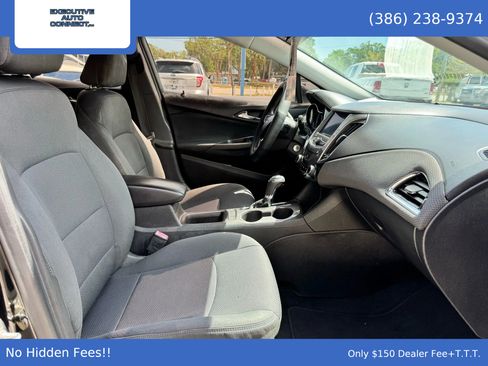 Used 2019 Chevrolet Cruze LT image 16