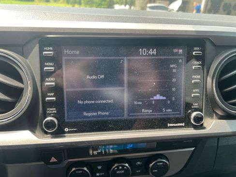 Used 2022 Toyota Tacoma SR5 RWD image 10