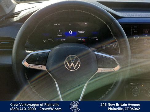 Used 2024 Volkswagen Taos SE AWD/4WD image 5