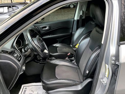 Used 2019 Jeep Compass Latitude AWD/4WD image 14