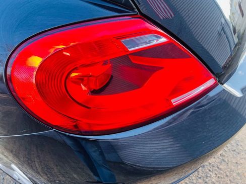 Used 2013 Volkswagen Beetle Turbo image 12