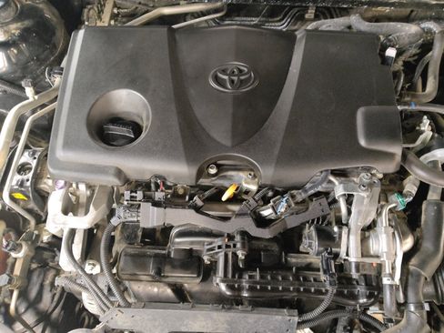 Used 2018 Toyota Camry SE w/ Moonroof Package image 30