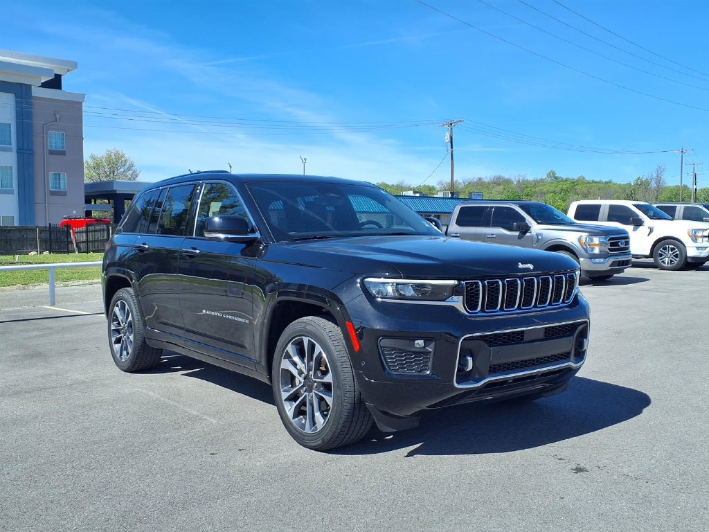 Used 2022 Jeep Grand Cherokee Overland AWD/4WD image 1