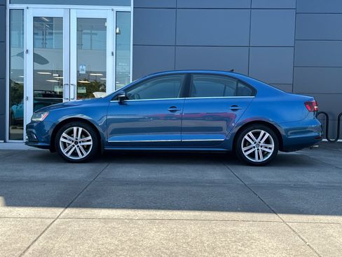 Used 2017 Volkswagen Jetta SEL FWD image 6