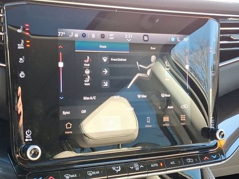 Certified 2024 Jeep Wagoneer 4WD w/ Premium Group I image 17