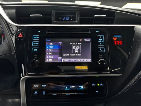 Used 2018 Toyota Corolla SE w/ Body Protection Package FWD image 24