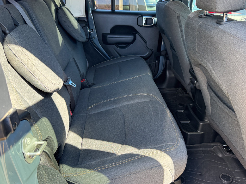 Used 2024 Jeep Wrangler Unlimited AWD/4WD image 5
