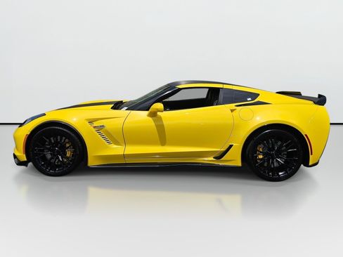 Used 2016 Chevrolet Corvette Z06 w/ 3LZ Preferred Equipment Group RWD image 3