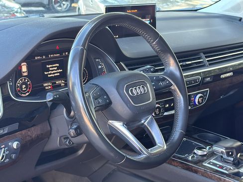 Used 2017 Audi Q7 3.0T Prestige w/ Prestige Package image 10
