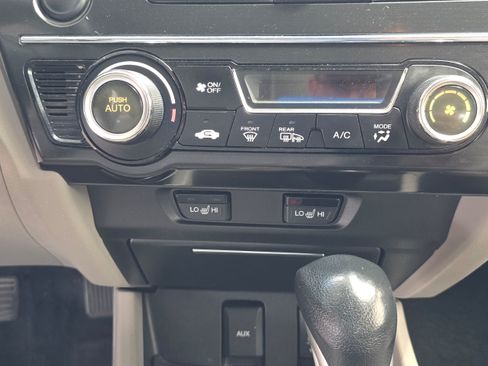 Used 2013 Honda Civic Hybrid Sedan image 18