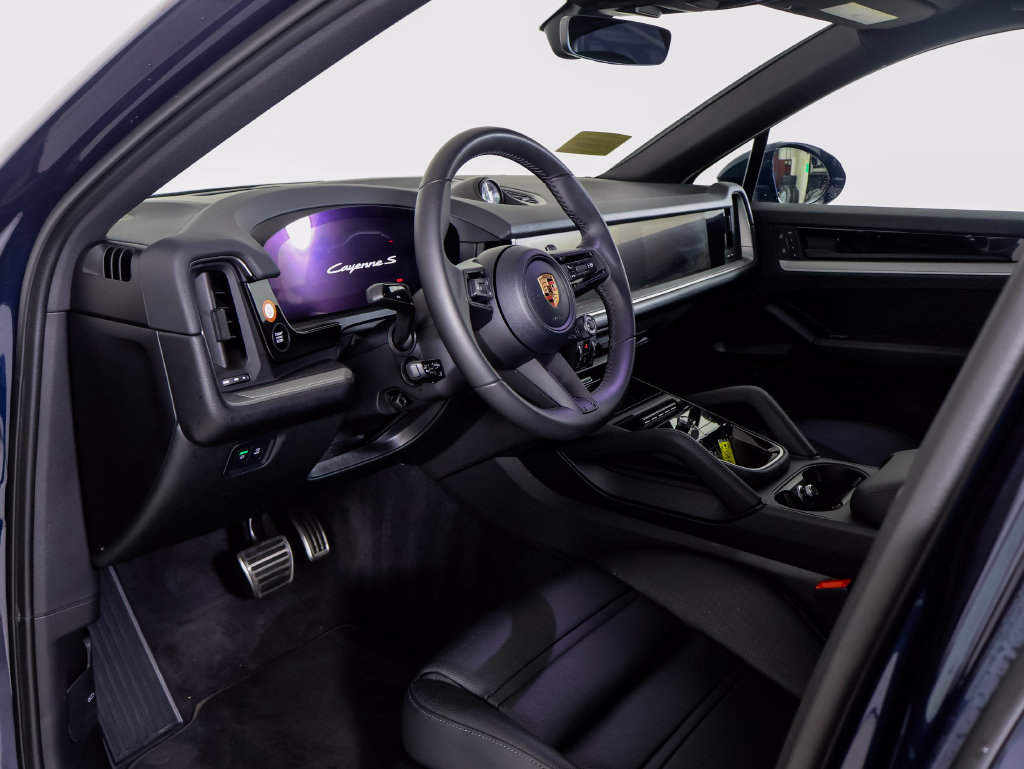 Certified 2026 Porsche Cayenne S AWD/4WD image 4