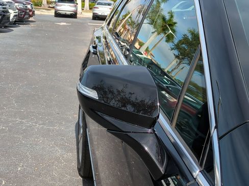 Used 2024 Cadillac XT5 Premium Luxury image 12