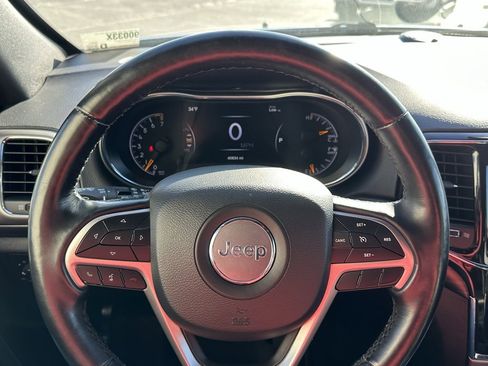 Used 2022 Jeep Grand Cherokee Laredo X image 21