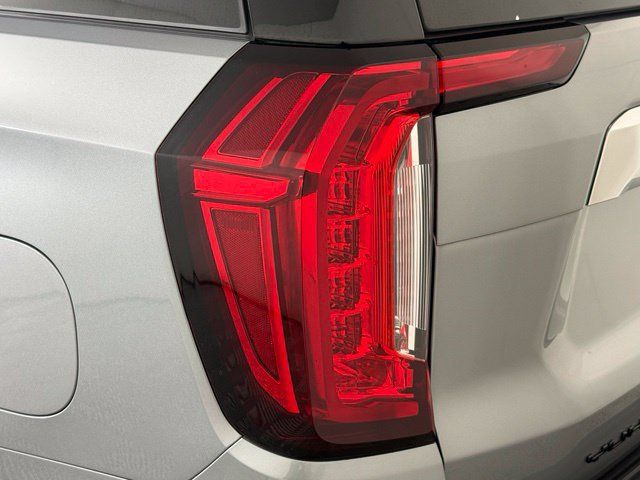 Used 2024 GMC Yukon Denali AWD/4WD image 13