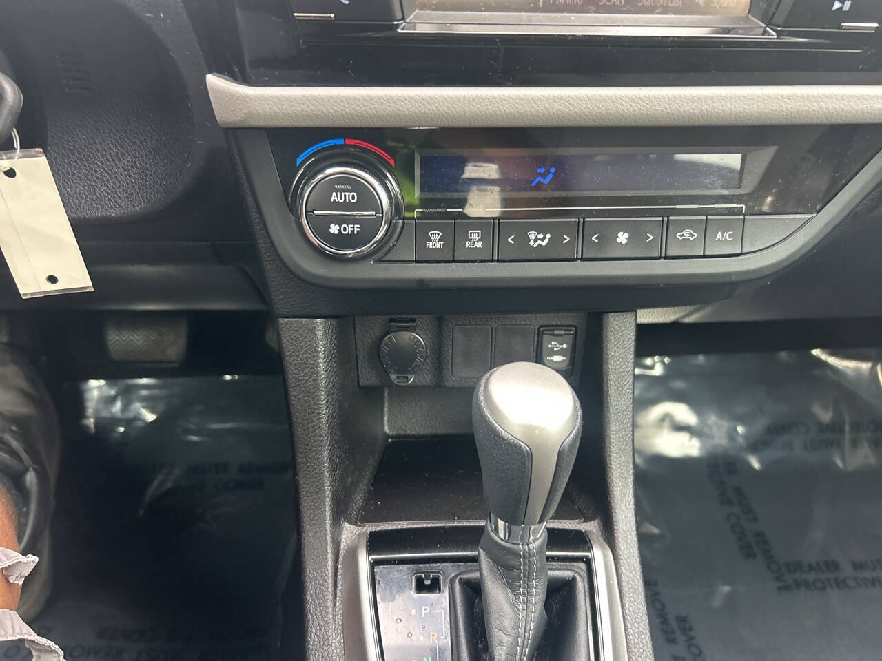 Used 2014 Toyota Corolla LE FWD image 24