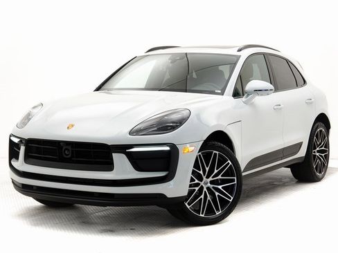 New 2025 Porsche Macan image 1