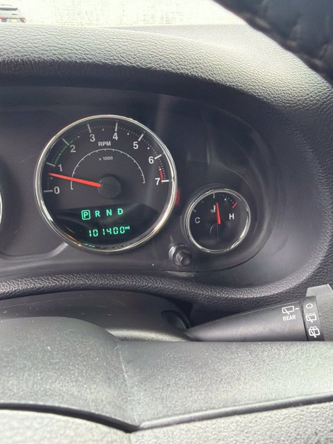 Used 2018 Jeep Wrangler Unlimited Sahara w/ Connectivity Group AWD/4WD image 18