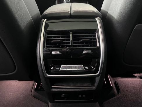 Used 2020 BMW X7 xDrive40i w/ M Sport Package AWD/4WD image 25