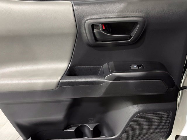 Used 2022 Toyota Tacoma SR AWD/4WD image 11