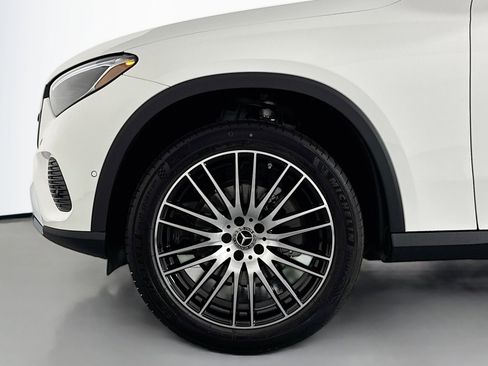 New 2026 Mercedes-Benz GLC 300 image 9