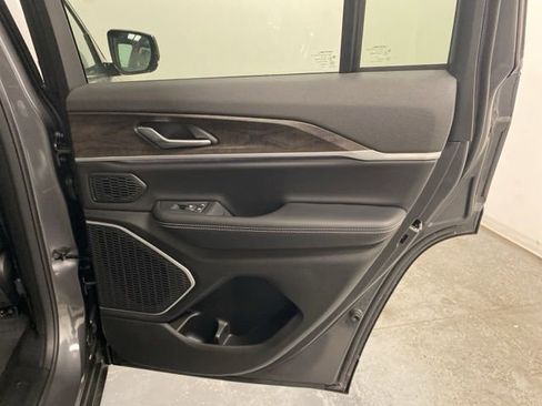 New 2026 Jeep Grand Cherokee Limited w/ Limited Altitude Package image 28