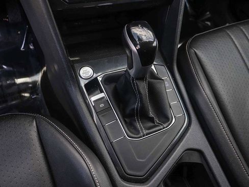 Certified 2022 Volkswagen Tiguan SE FWD image 20