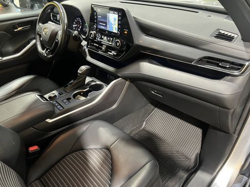 Used 2021 Toyota Highlander XSE image 15