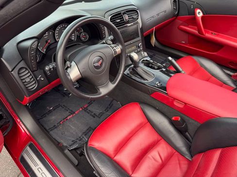 Used 2008 Chevrolet Corvette Convertible w/ Preferred Equipment Group RWD image 19