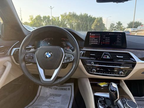 Used 2020 BMW 530i w/ Convenience Package RWD image 21