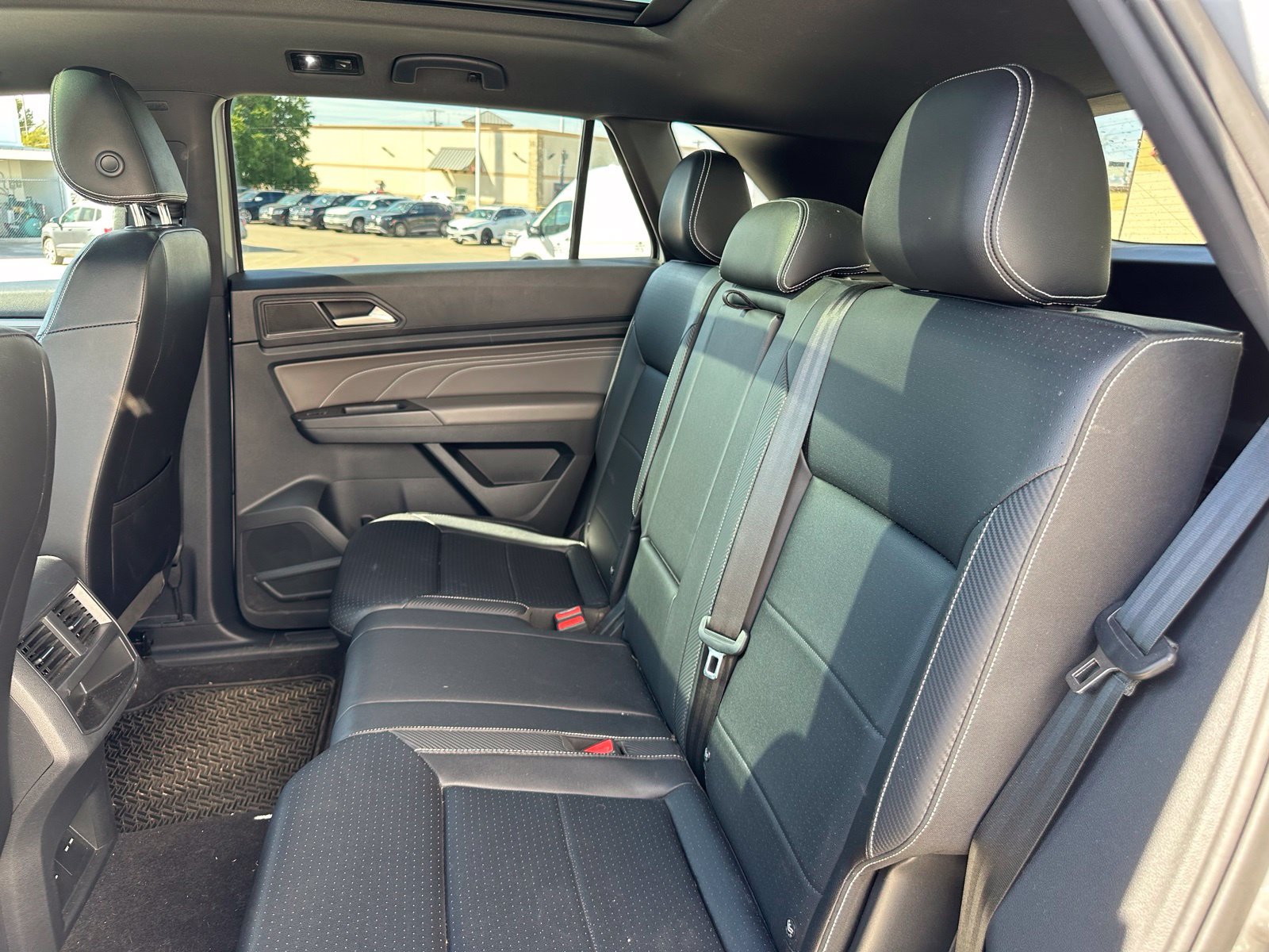 Used 2023 Volkswagen Atlas Cross Sport SE w/ Panoramic Sunroof Package FWD image 15
