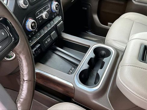 Used 2020 GMC Sierra 1500 SLT image 17