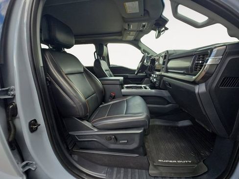 Certified 2025 Ford F350 Lariat w/ FX4 Off-Road Package image 15