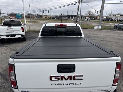 Used 2021 GMC Canyon Denali image 6