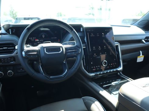 New 2026 GMC Yukon XL Denali Ultimate w/ LPO, Illumination Package AWD/4WD image 2