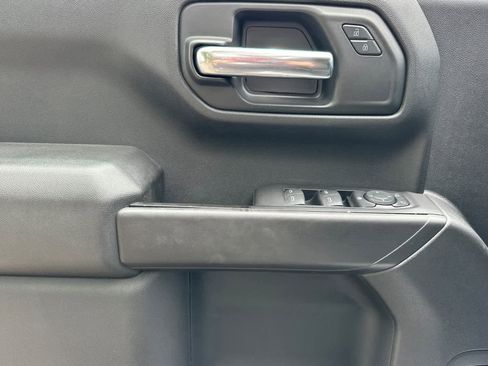 Used 2019 Chevrolet Silverado 1500 Custom Trail Boss w/ Custom Convenience Package AWD/4WD image 12