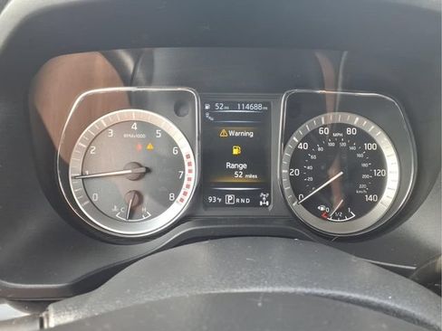 Used 2018 Nissan Titan SV w/ SV Convenience Package AWD/4WD image 20