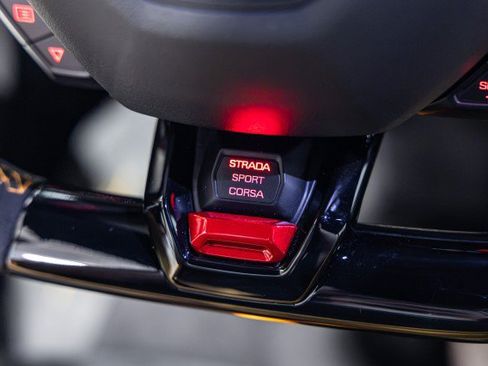 Used 2018 Lamborghini Huracan Performante AWD/4WD image 52