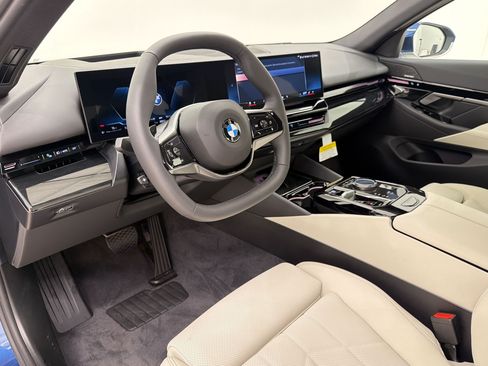 New 2026 BMW 530i RWD image 4