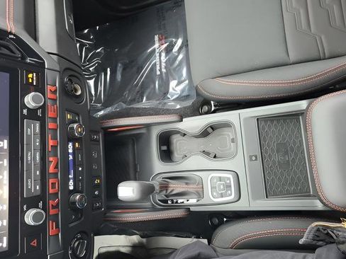 New 2026 Nissan Frontier PRO-4X w/ Pro-4x Convenience Package image 17