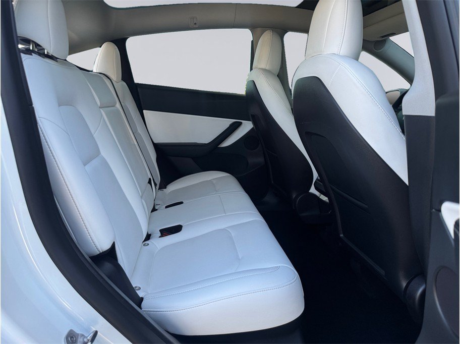 Used 2022 Tesla Model Y Long Range AWD/4WD image 21