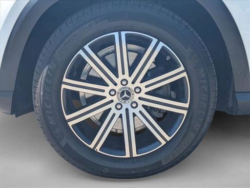 Used 2025 Mercedes-Benz GLE 350 4MATIC image 9