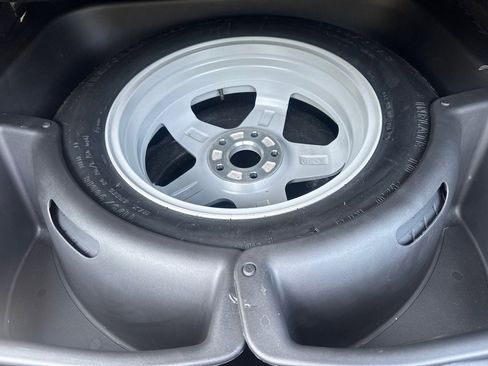 Used 2017 Jeep Grand Cherokee Limited image 36