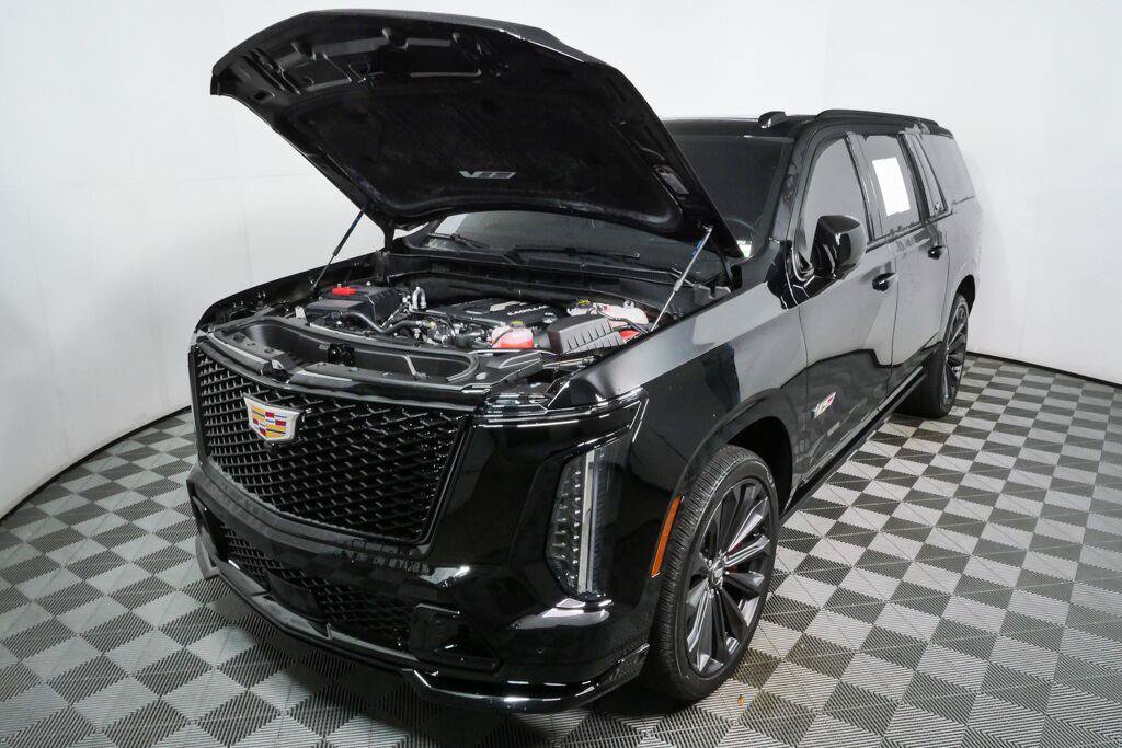 Certified 2026 Cadillac Escalade ESV V AWD/4WD image 33
