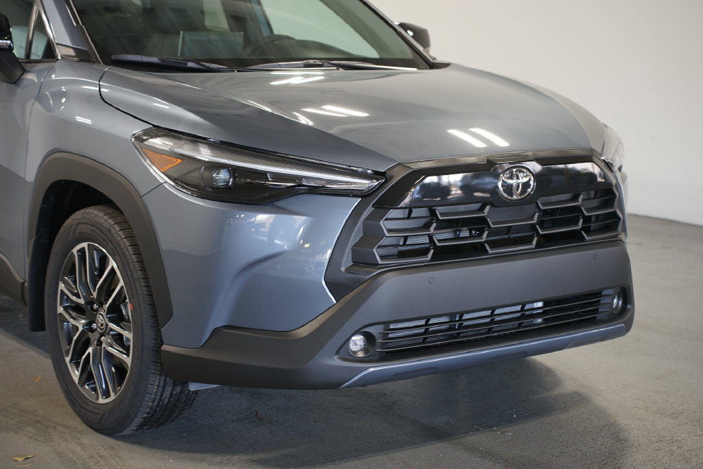 New 2026 Toyota Corolla Cross XLE w/ Convenience Package AWD/4WD image 4