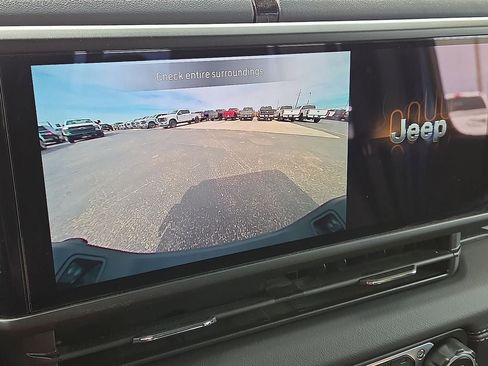 Used 2024 Jeep Gladiator Sport image 26