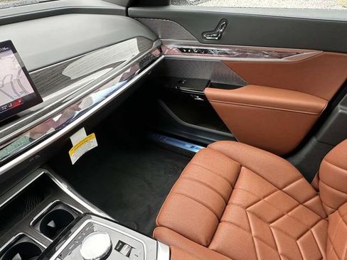 New 2026 BMW 740i xDrive image 18