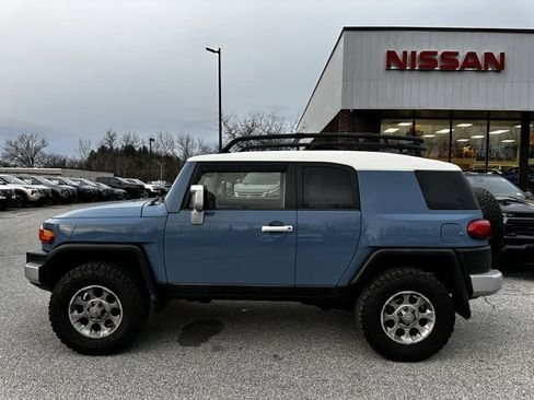 Used 2013 Toyota FJ Cruiser 4WD image 9